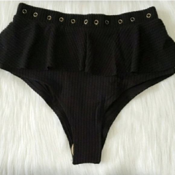 Black Ruffle Top and Skirted Bottom Bikini Set Swimsuit Size L - Picture 6 of 8